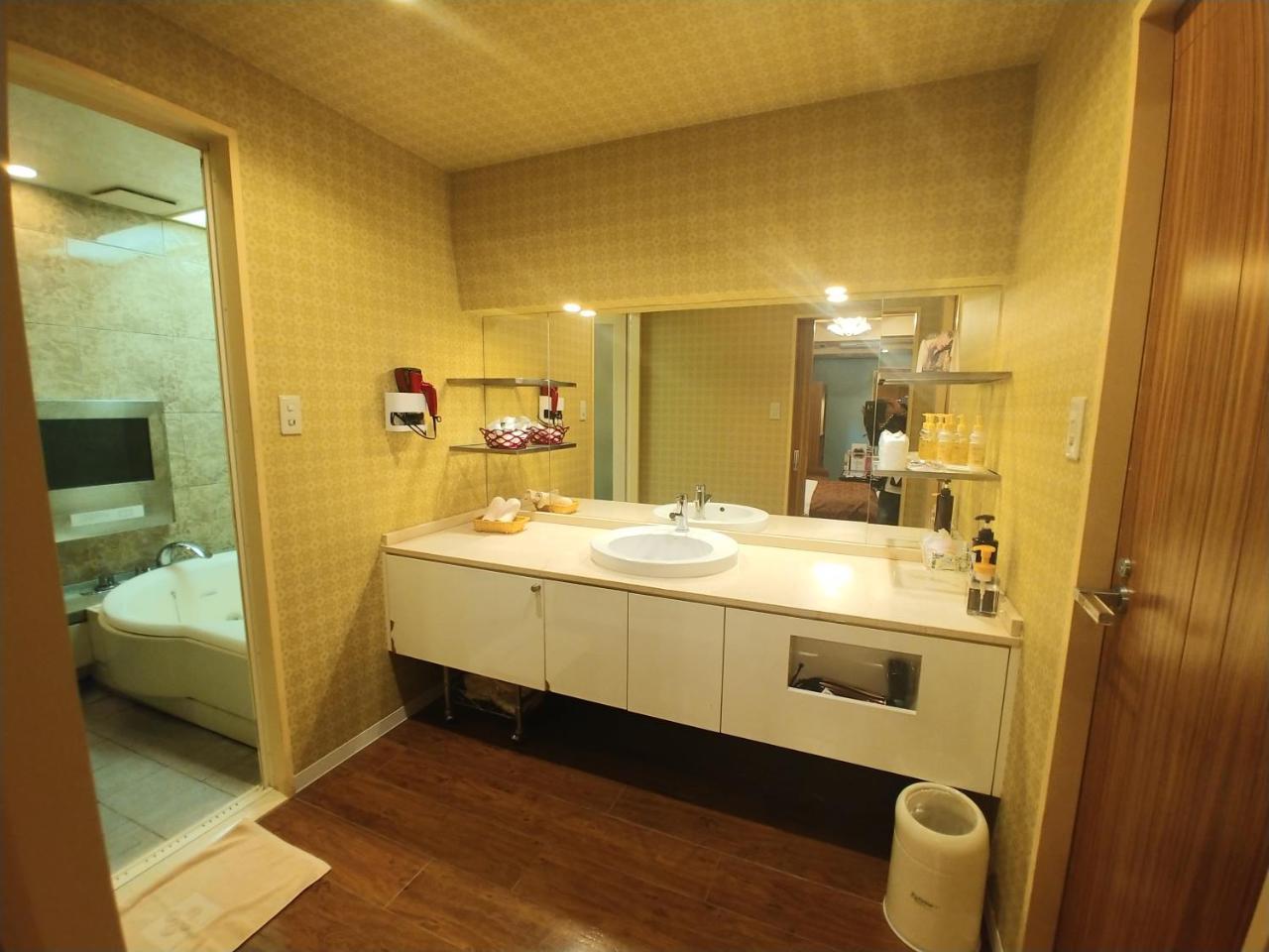 Hotel Allure (Adults Only) Nagoya Bagian luar foto